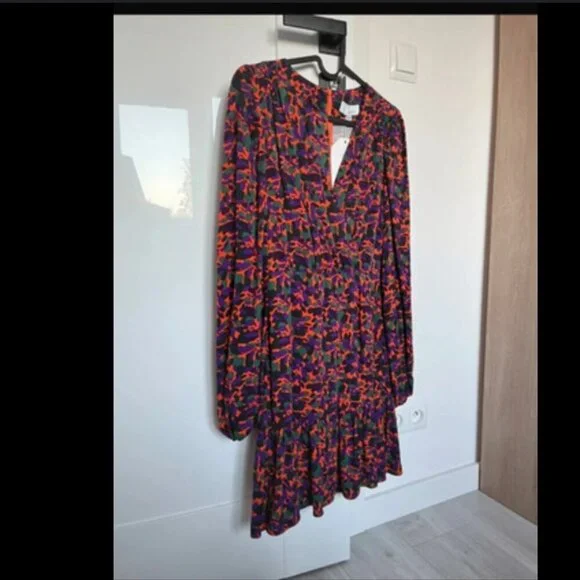 LAURELLA FLORAL DRESS Size L NEW WITH TAG! - Picture 6 of 6